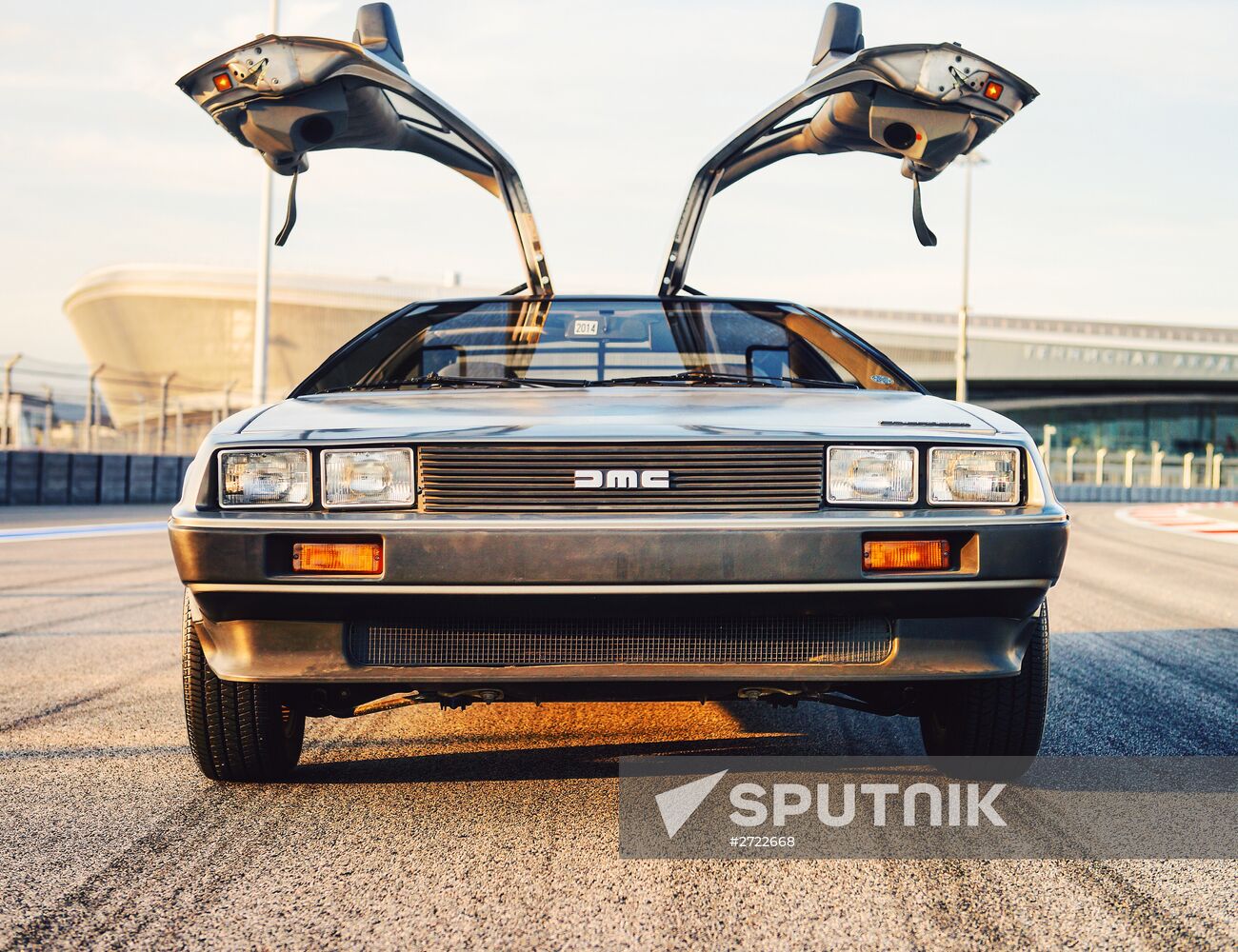 DeLorean DMC-12 at Sochi Racing Track