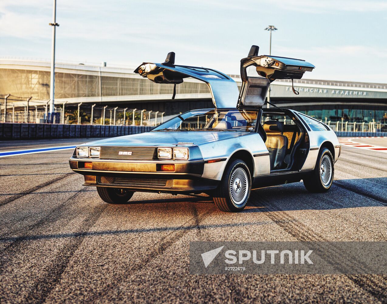 DeLorean DMC-12 at Sochi Racing Track