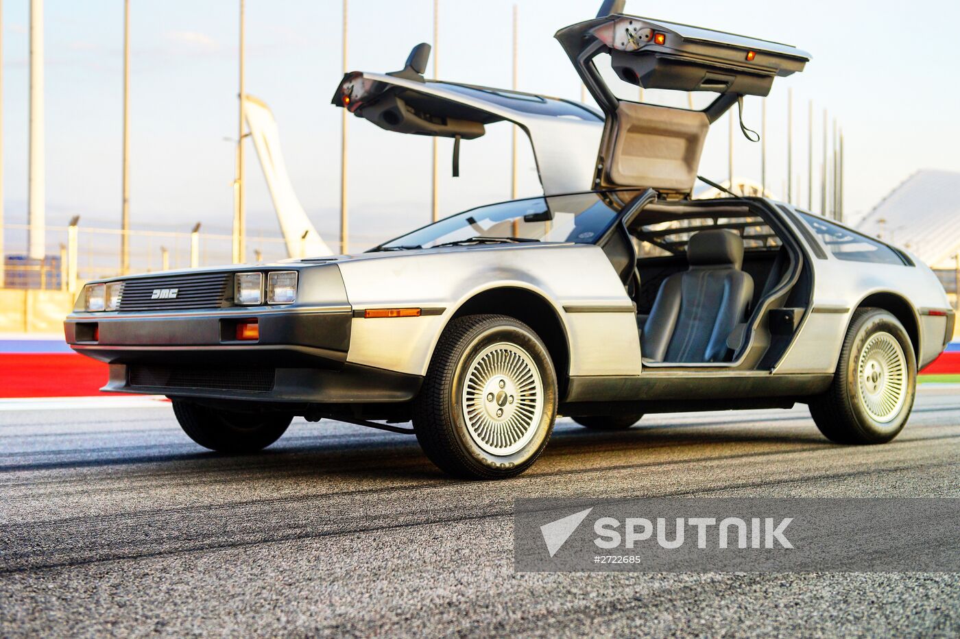 DeLorean DMC-12 at Sochi Racing Track