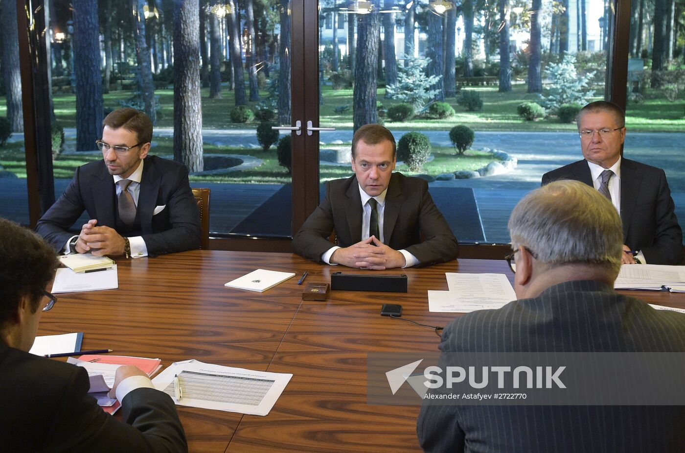 Prime Minister Dmitry Medvedev meets with Russian Government's Expert Council members