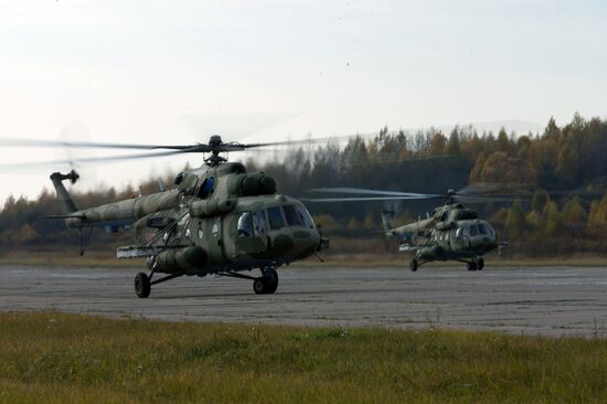 Tactical flight drill by Airborne Forces in Pskov Region