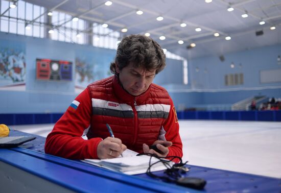 Short track. Russian national team's training session