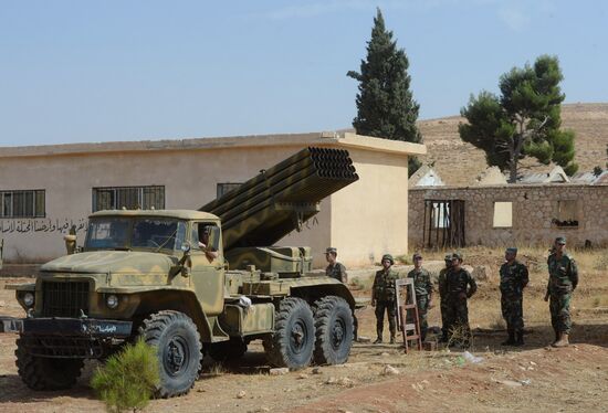 Syrian Arab Army's 2nd Corps 10th Division off Katana city, Syria