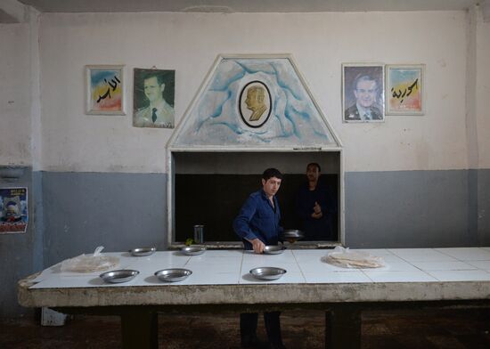 Syrian Arab Army's 2nd Corps 10th Division off Katana city, Syria