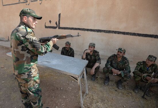 Syrian Arab Army's 2nd Corps 10th Division off Katana city, Syria