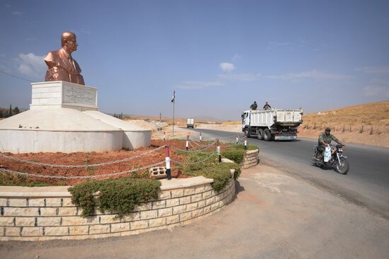 Syrian Arab Army's 2nd Corps 10th Division off Katana city, Syria