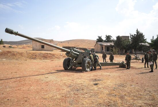 Syrian Arab Army's 2nd Corps 10th Division off Katana city, Syria