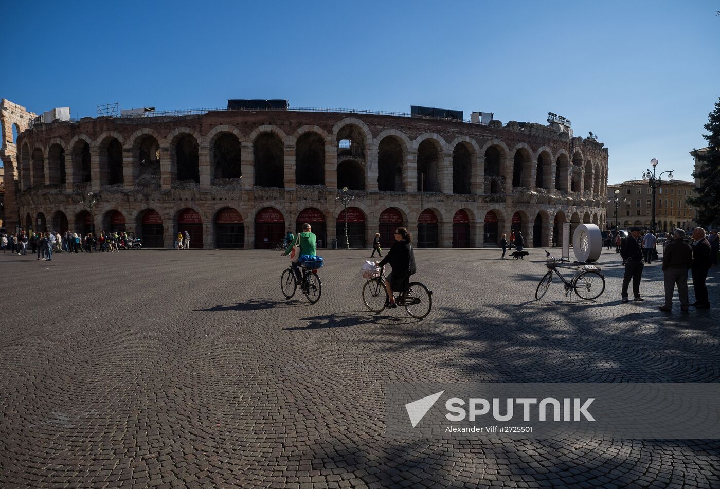Cities of the world. Verona