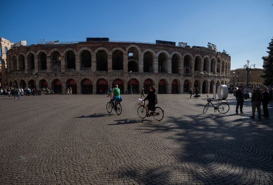 Cities of the world. Verona