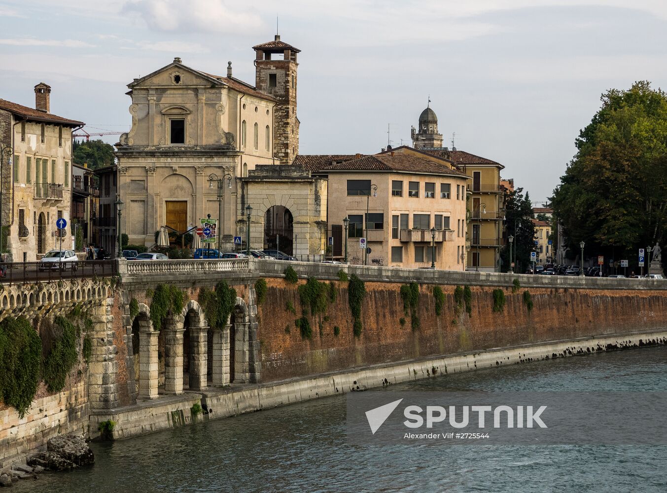 Cities of the world. Verona