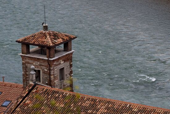 Cities of the world. Verona