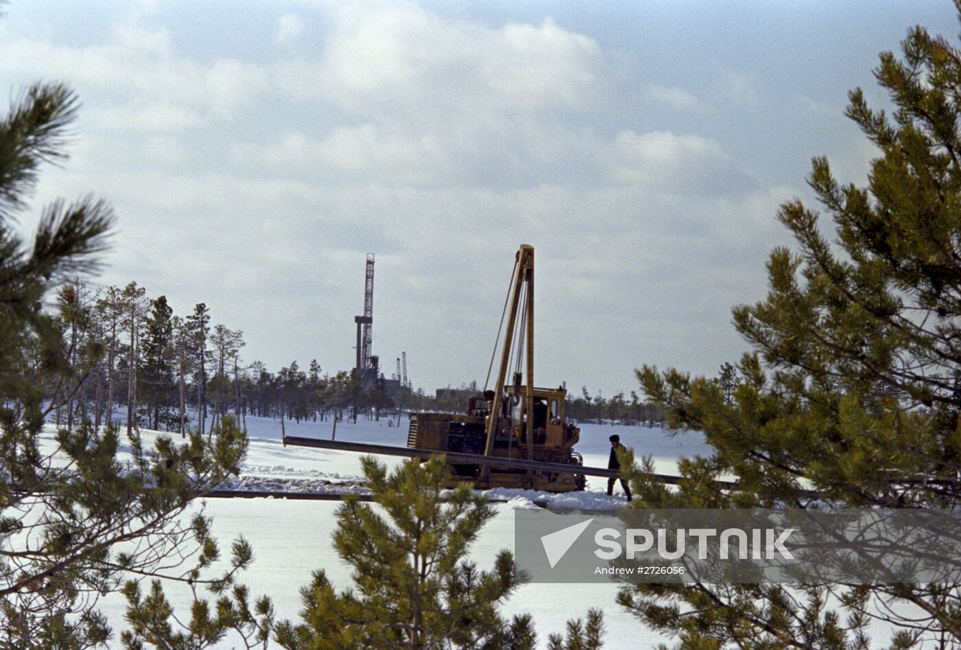 Varyeganskoe deposit development