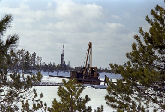 Varyeganskoe deposit development