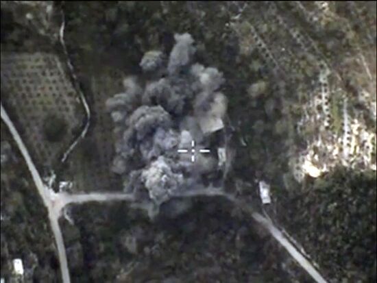 Russian Aerospace Forces carry out strikes on ISIS positions in Syria
