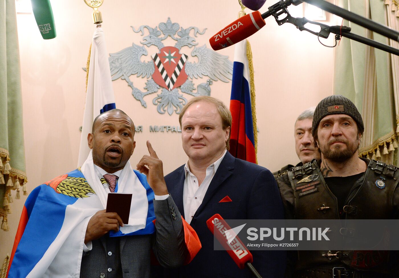 Boxer Roy Jones Jr. receives Russian passport