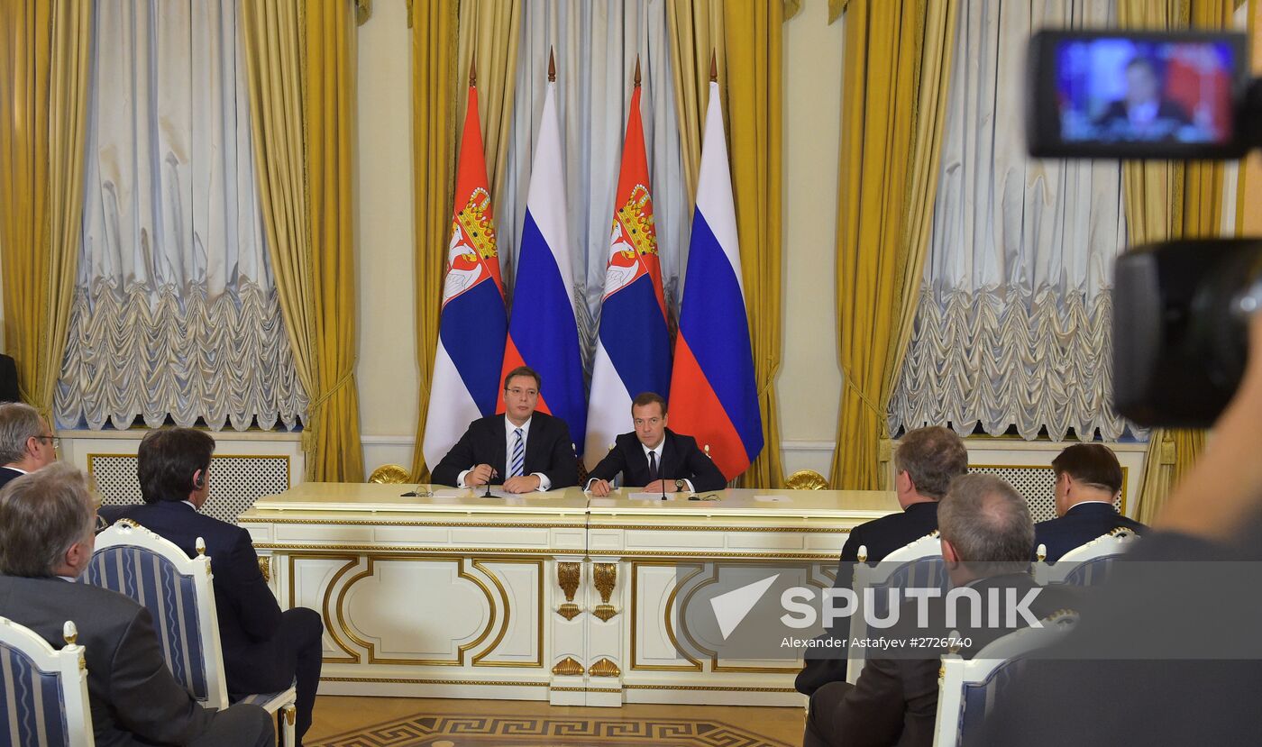 Russian Prime Minister Dmitry Medvedev and Serbian Prime Minister Aleksandar Vucic hold bilteral talks