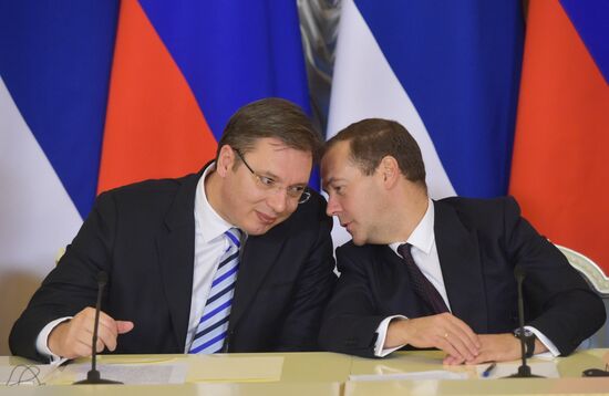 Russian Prime Minister Dmitry Medvedev and Serbian Prime Minister Aleksandar Vucic hold bilteral talks