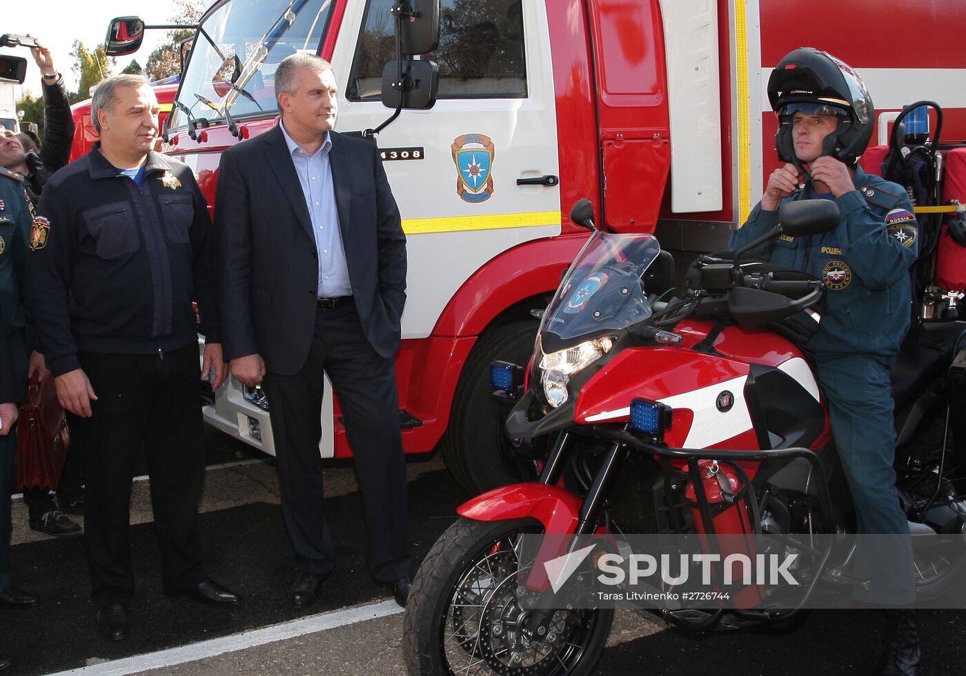 Ceremony of flag- and equipment-giving to Crimean Emercom General Directorate