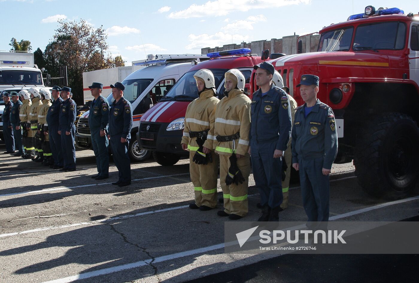 Ceremony of flag- and equipment-giving to Crimean Emercom General Directorate