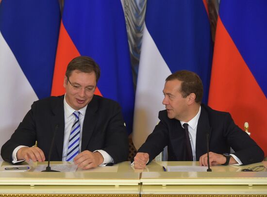 Russian Prime Minister Dmitry Medvedev and Serbian Prime Minister Aleksandar Vucic hold bilteral talks