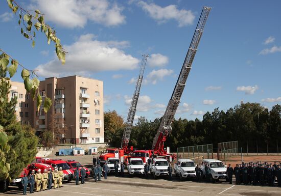 Ceremony of flag- and equipment-giving to Crimean Emercom General Directorate