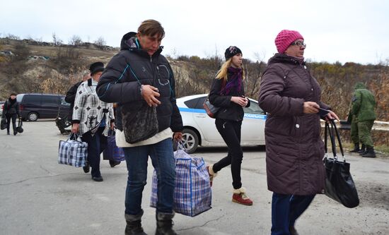 Checkpoint opens in Luganskaya village