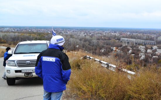 Checkpoint opens in Luganskaya village