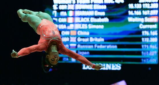 The 2015 World Gymnastics Championships. Day Five