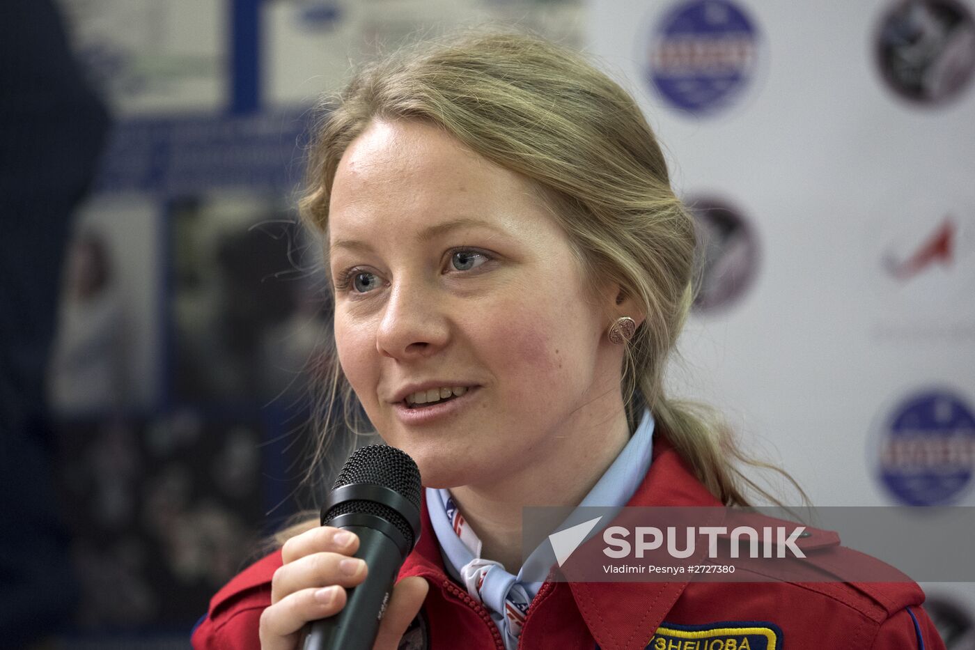 Luna-2015 simulated trip around Moon by female crew