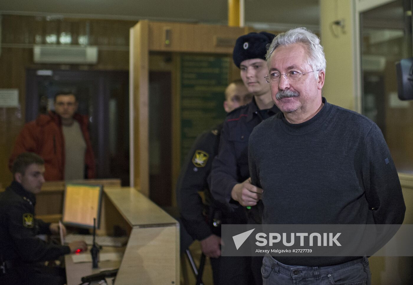 Three suspects arrested in Omsk in crane collapse case
