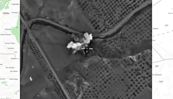 Russian air forces strike ISIS sites in Syria