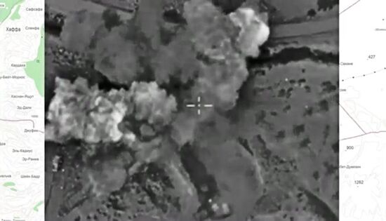 Russian air forces strike ISIS sites in Syria