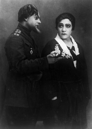 Actors Vera Pashennaya and Victor Olkhovski