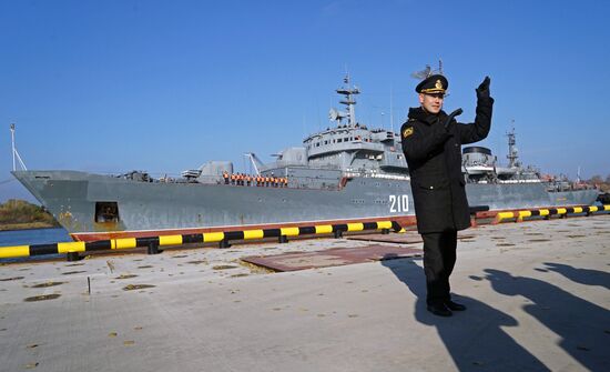 The Smolny training ship arrives at Baltiysk port