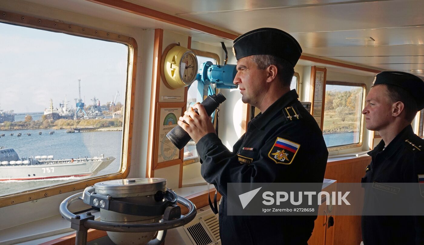 The Smolny training ship arrives at Baltiysk port