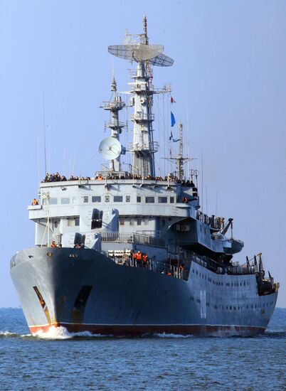 The Smolny training ship arrives at Baltiysk port