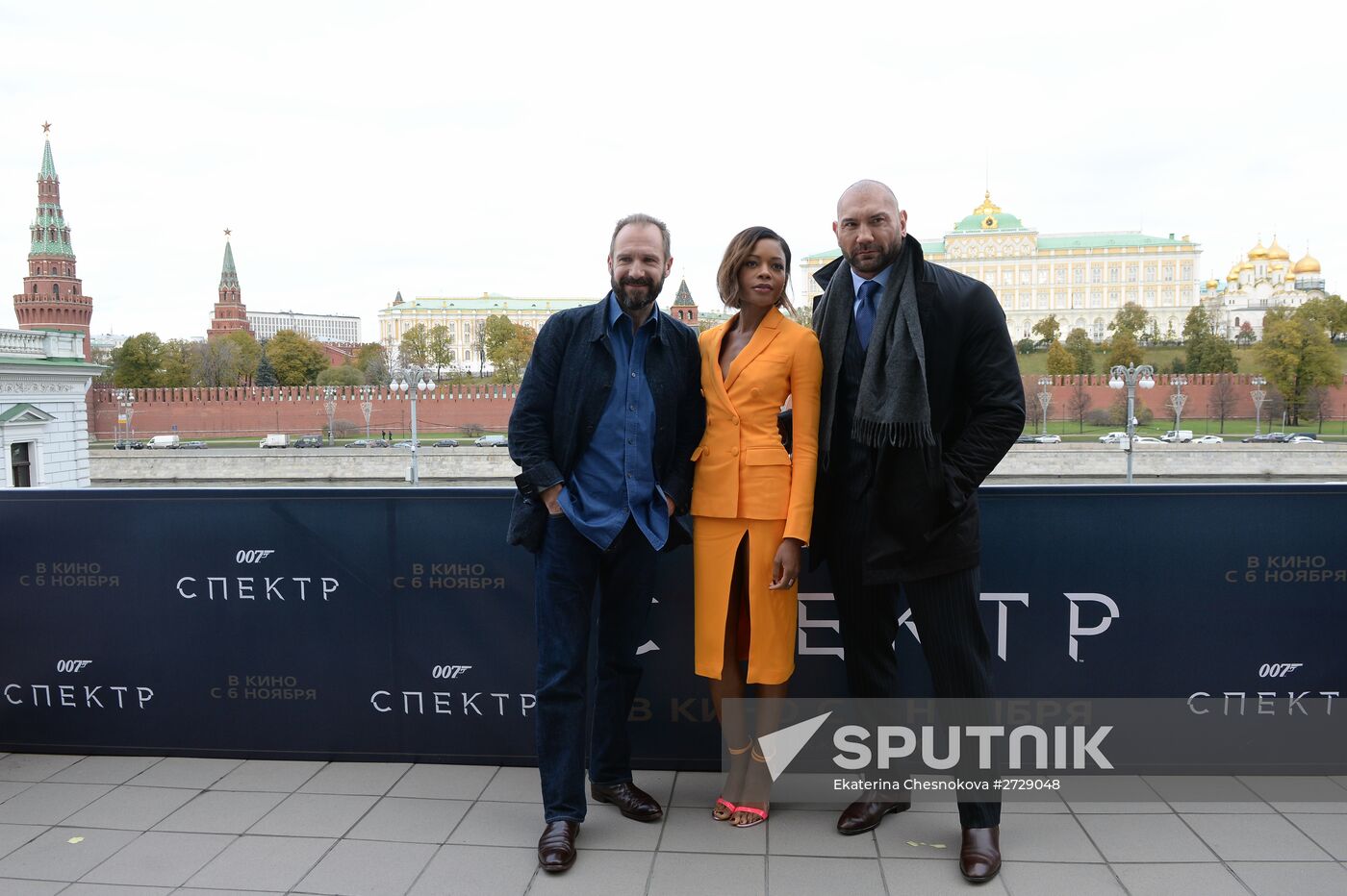 Ralph Fiennes, Naomie Harris, Dave Bautista visit Moscow for 007:Spectre premiere