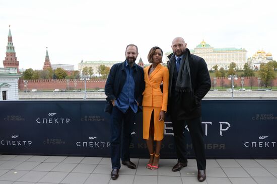 Ralph Fiennes, Naomie Harris, Dave Bautista visit Moscow for 007:Spectre premiere
