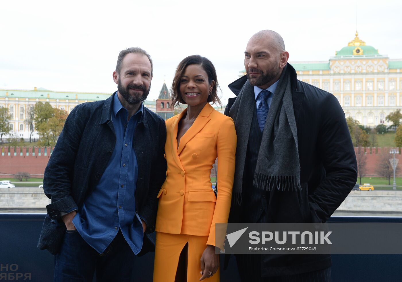 Ralph Fiennes, Naomie Harris, Dave Bautista visit Moscow for 007:Spectre premiere