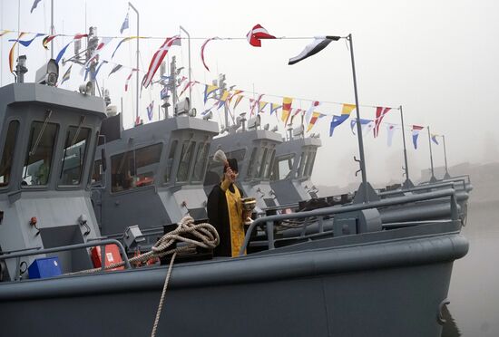 Flag-raising ceremony at Russian Navy's new rescue boats in Baltiysk