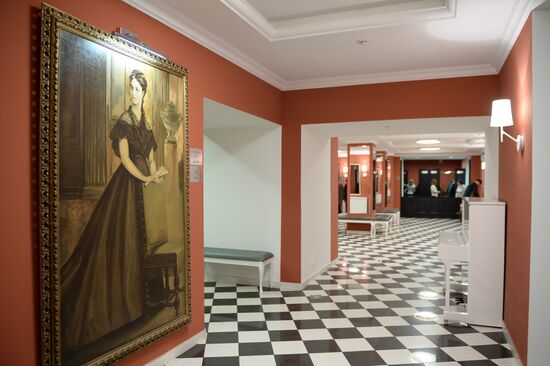 Helikon Opera historical stage re-opens