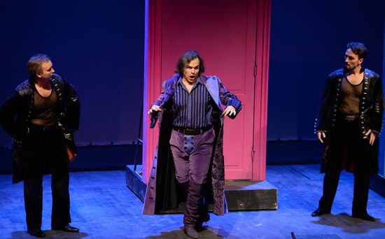 Helikon Opera historical stage re-opens