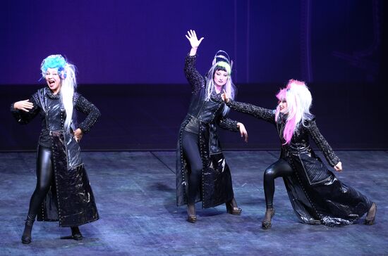 Helikon Opera historical stage re-opens