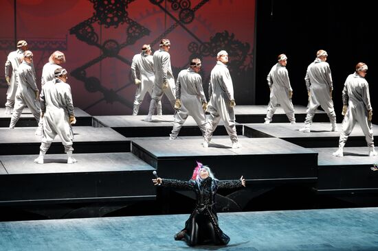 Helikon Opera historical stage re-opens