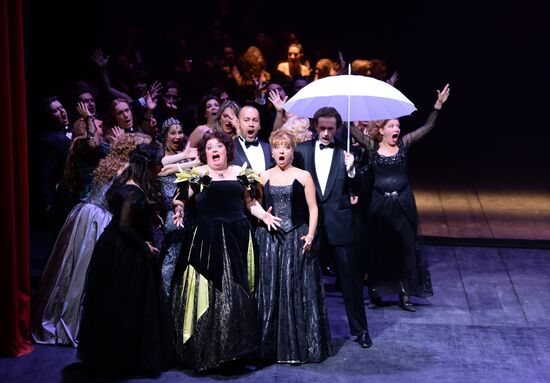 Helikon Opera historical stage re-opens
