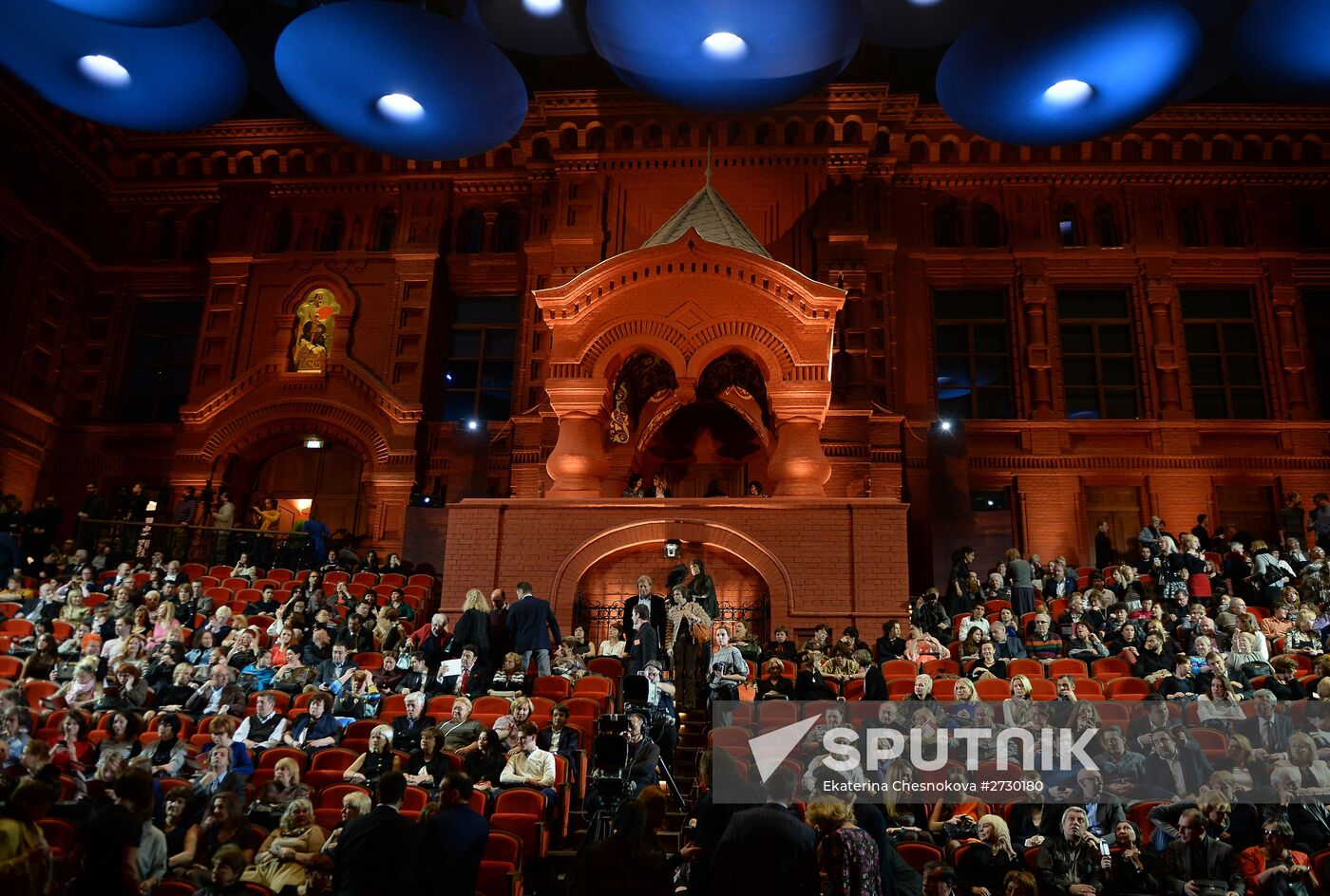 Helikon Opera historical stage re-opens
