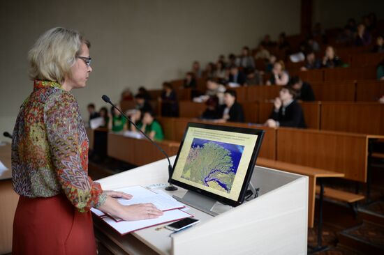 Russian citizens take National Geography Test