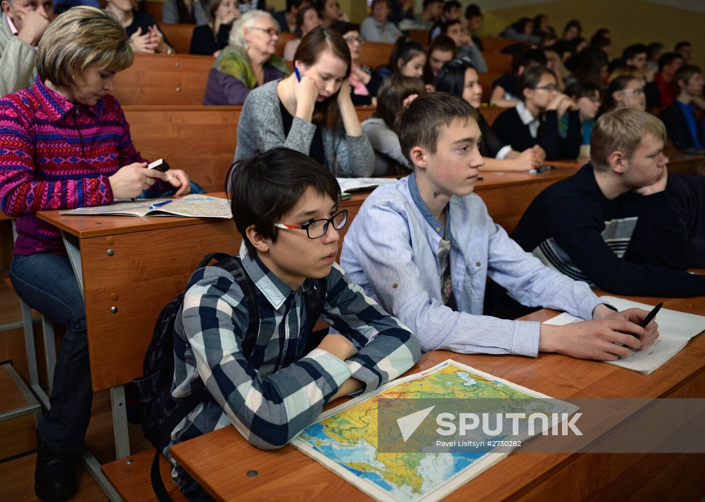 Russian citizens take National Geography Test
