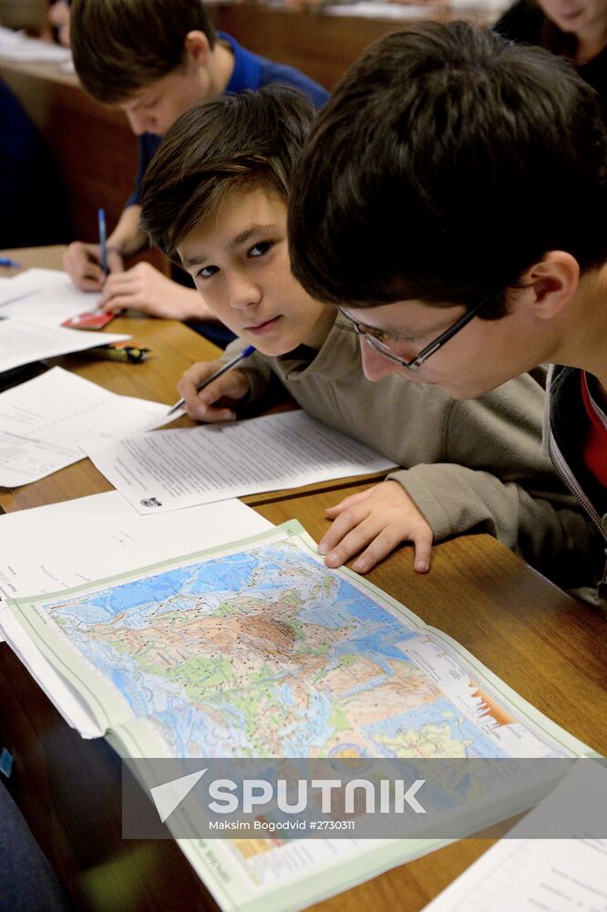 Russian citizens take National Geography Test