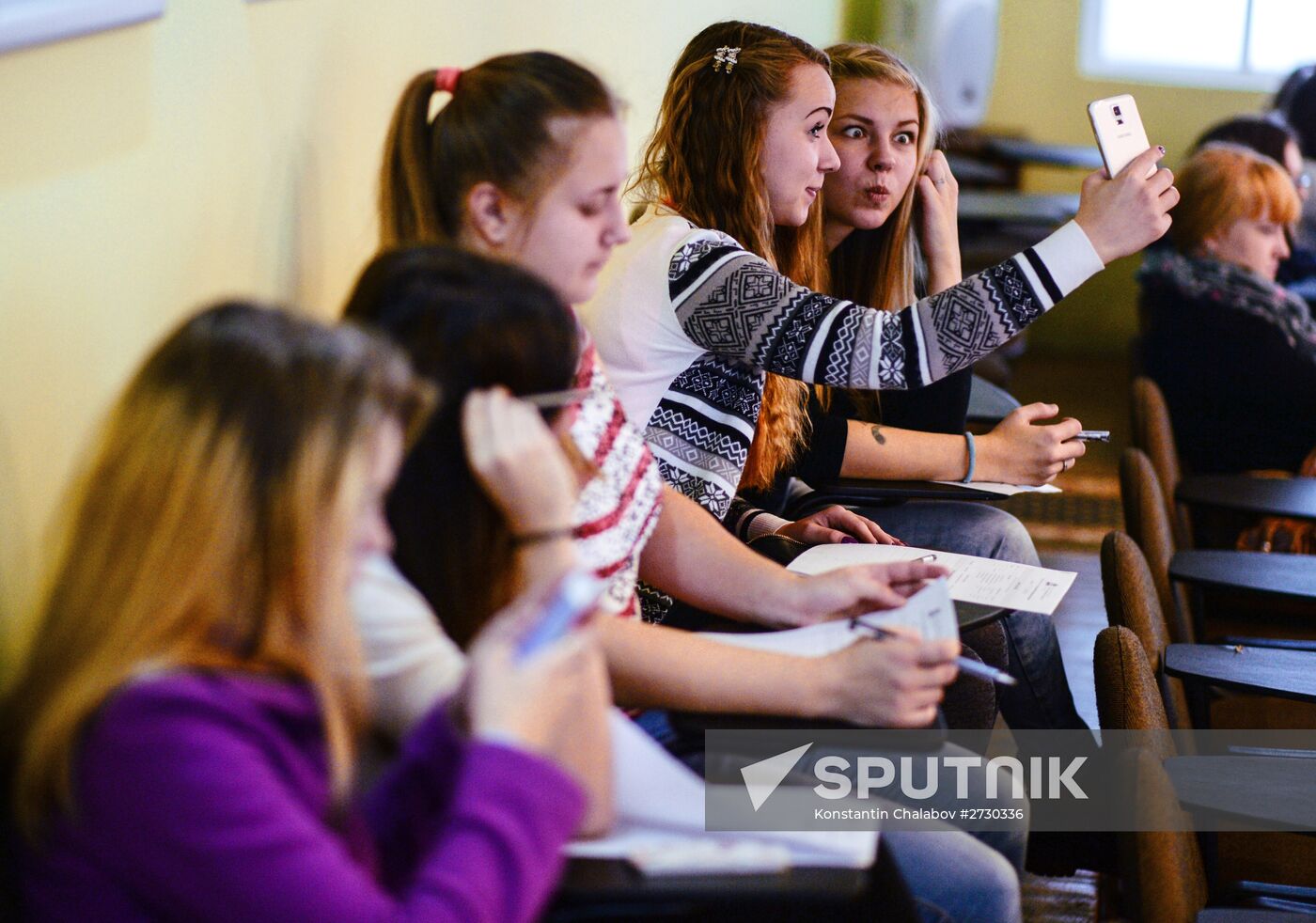 Russian citizens take National Geography Test
